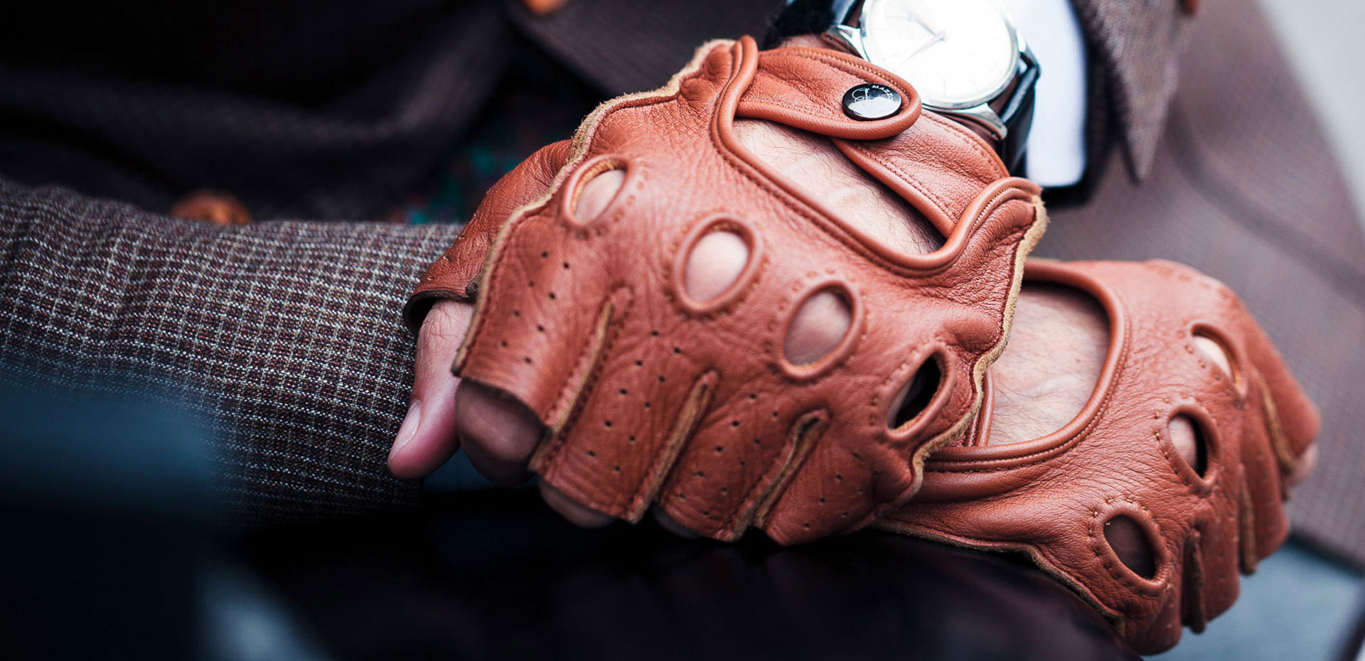 bespoke-driving-gloves