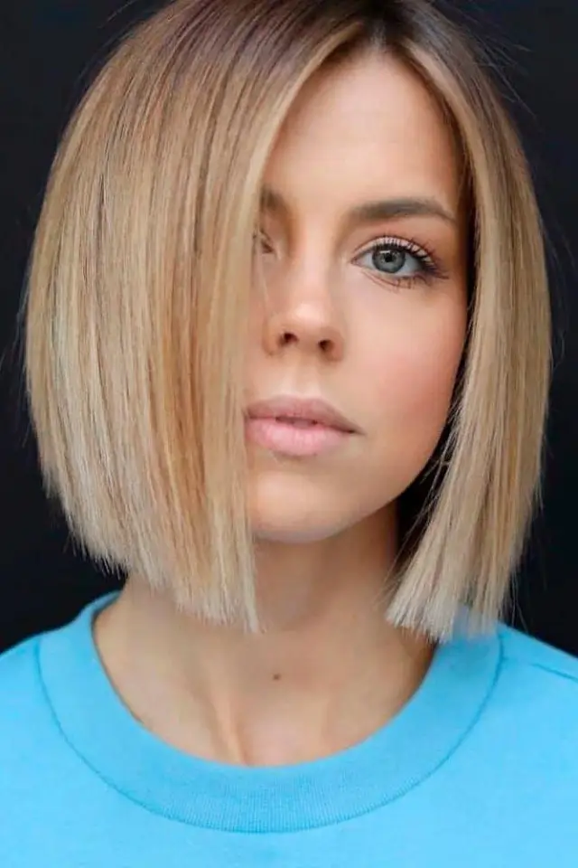 Short Hairstyles For Round Faces - Bob Cut