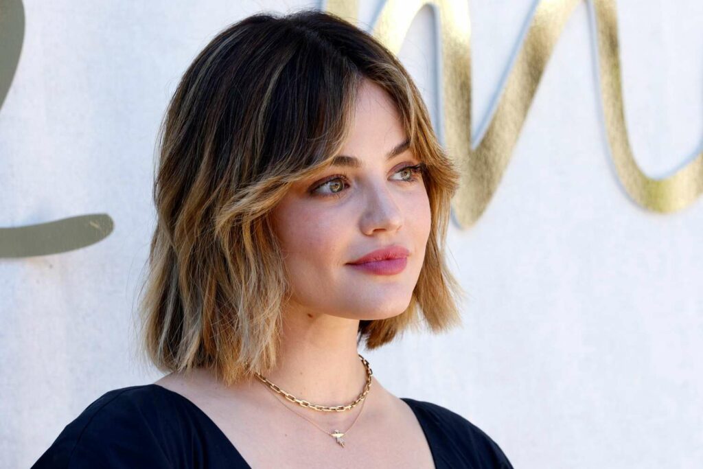 Pixie Haircuts For Thick Hair - Blunt Curtained Bob
