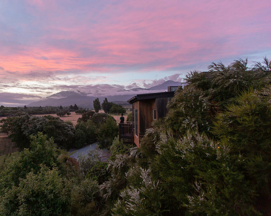 luxury treehouses - Hapuku Lodge and Luxury Treehouses in New Zealand 